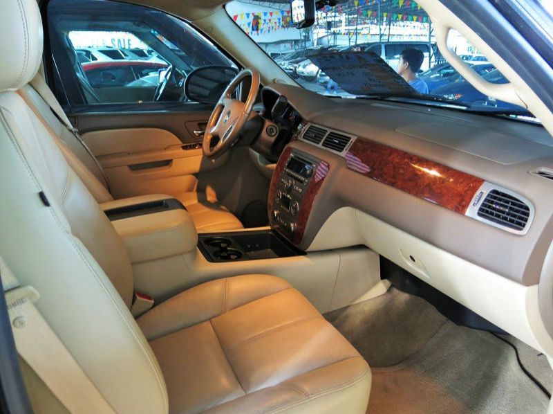 2010 Chevrolet Suburban pictures
