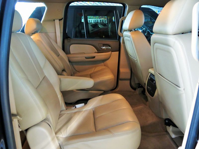 2010 Chevrolet Suburban pictures