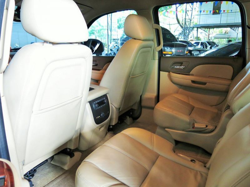 2010 Chevrolet Suburban pictures