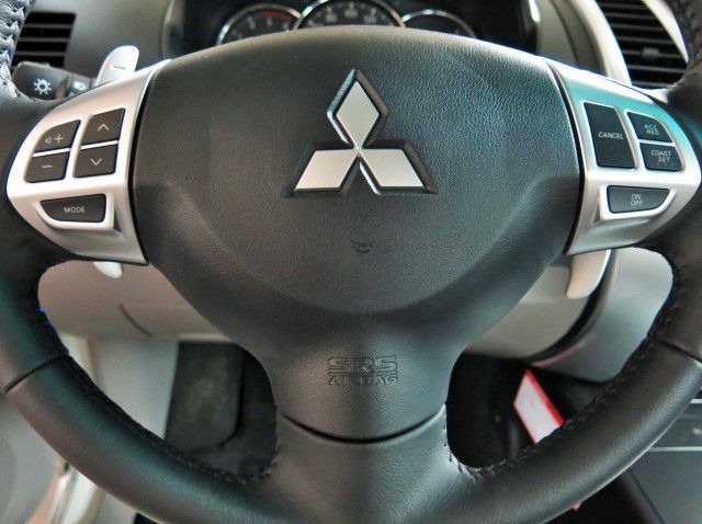 2015 Mitsubishi Montero Sport pictures