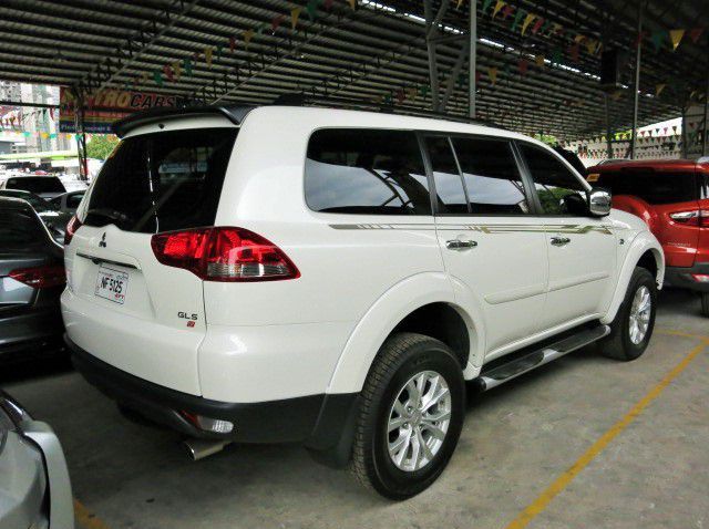 2015 Mitsubishi Montero Sport pictures