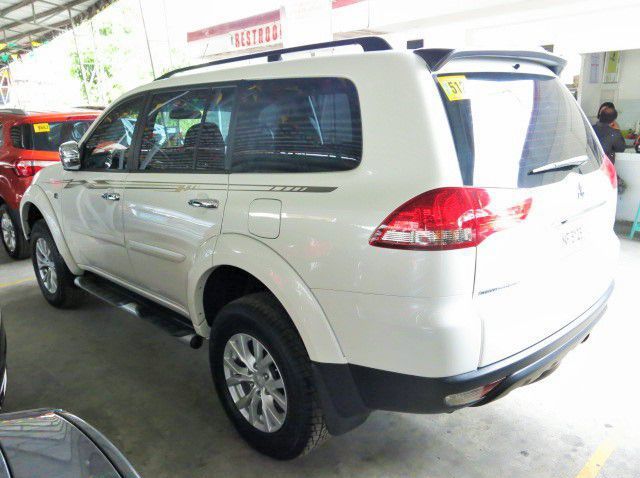 2015 Mitsubishi Montero Sport pictures