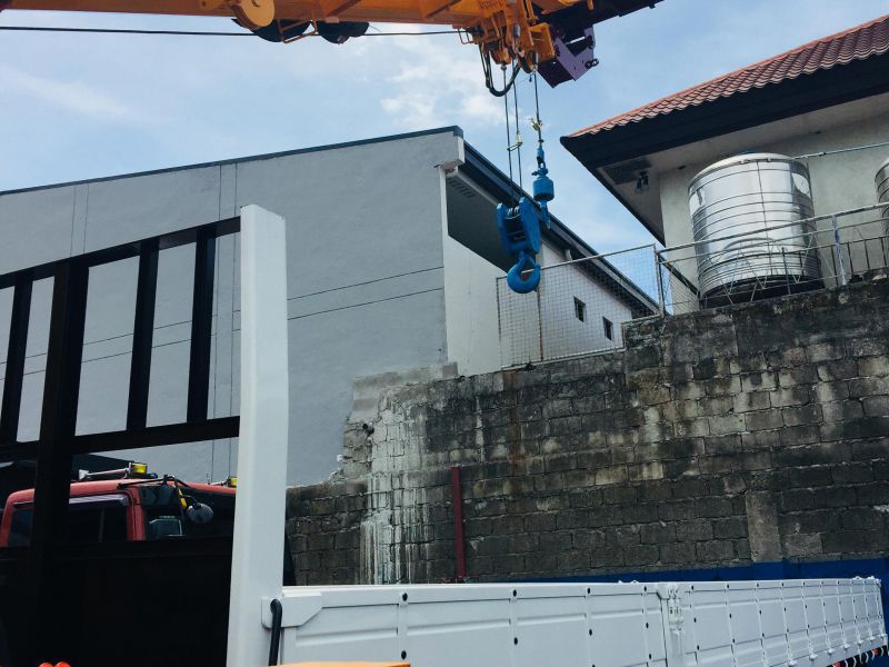 2017 Hyundai Boom Truck / Cargo Crane Truck photo