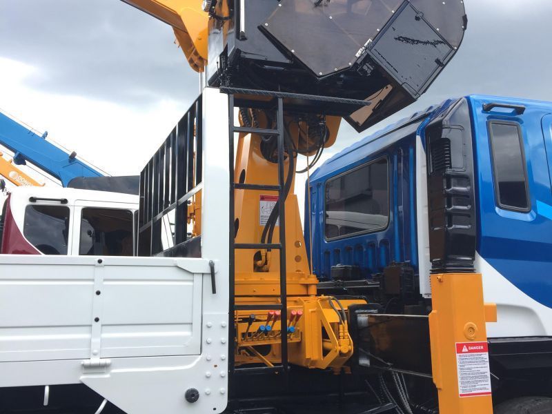 2017 Hyundai Boom Truck / Cargo Crane Truck photo