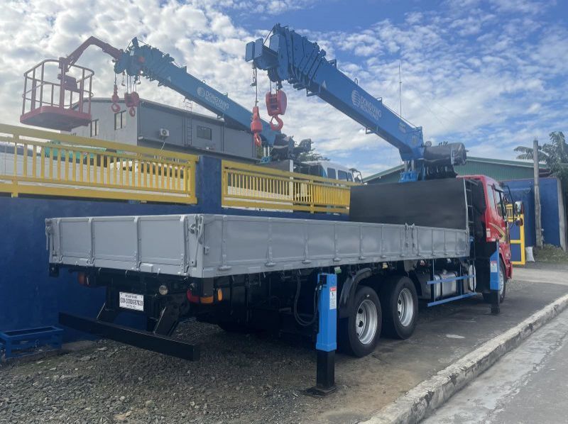 2020 Daewoo BOOM TRUCK/ CARGO CRANE TRUCK pictures