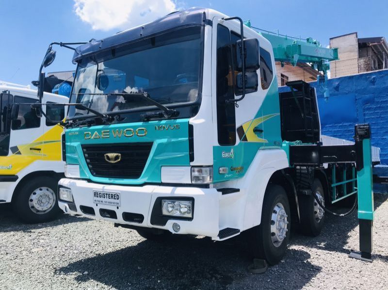 2020 Daewoo BOOM TRUCK/ CARGO CRANE TRUCK pictures