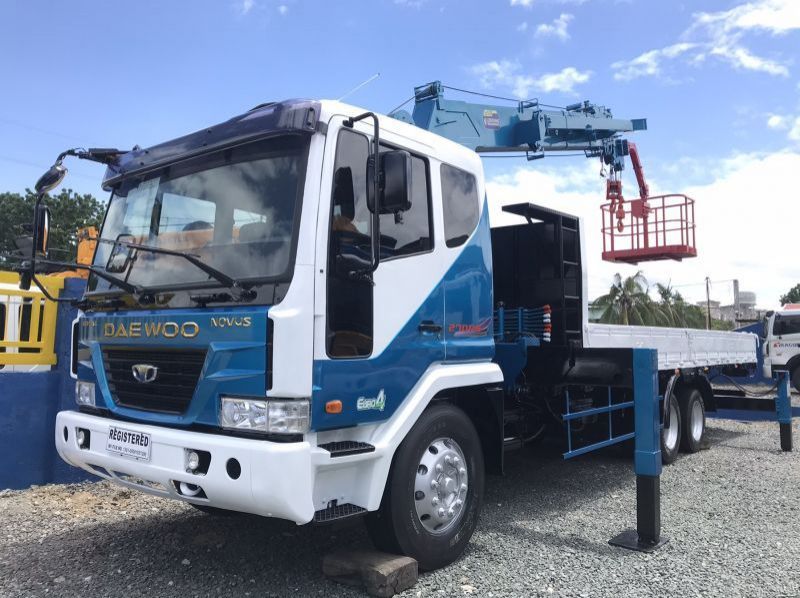 Used Daewoo BOOM TRUCK WITH MAN LIFT/ CARGO CRANE TRUCK  for sale in Quezon City, NCR