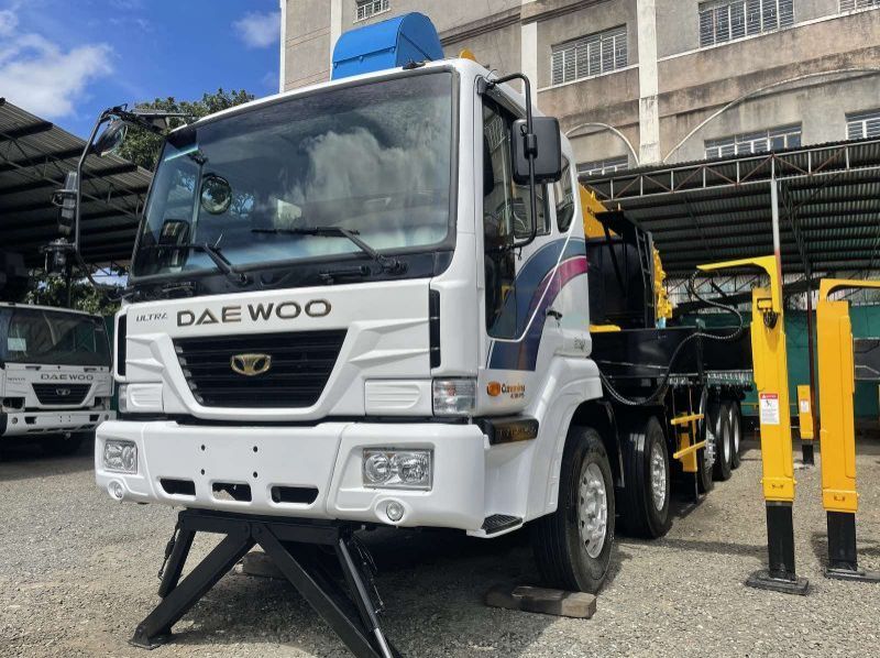 2020 Daewoo 15 Tons Boom Truck/ Cargo Crane Truck pictures