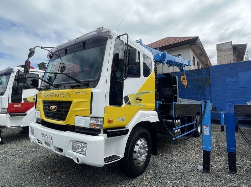 2020 Daewoo 10 Tons Boom Truck/ Cargo Crane Truck pictures