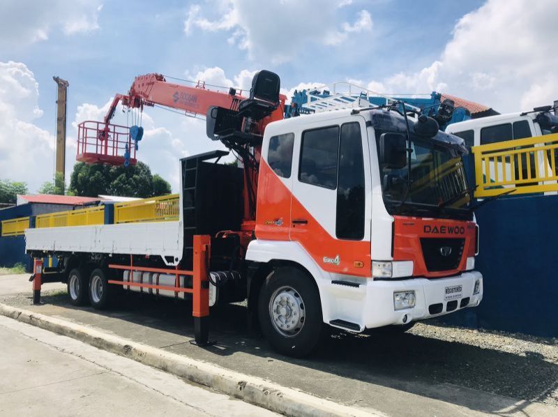 Used Daewoo 7 Tons Boom Truck/ Cargo Crane Truck  for sale in Quezon City, NCR