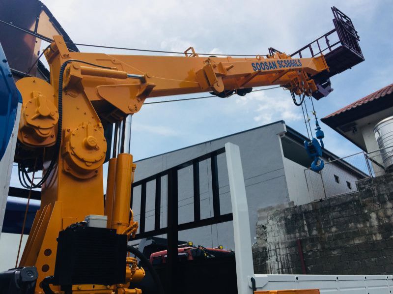 2017 Hyundai Boom Truck / Cargo Crane Truck pictures