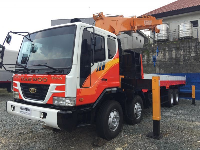 2018 Daewoo Boom Truck / Cargo Crane Truck / Truck Mounted Crane pictures