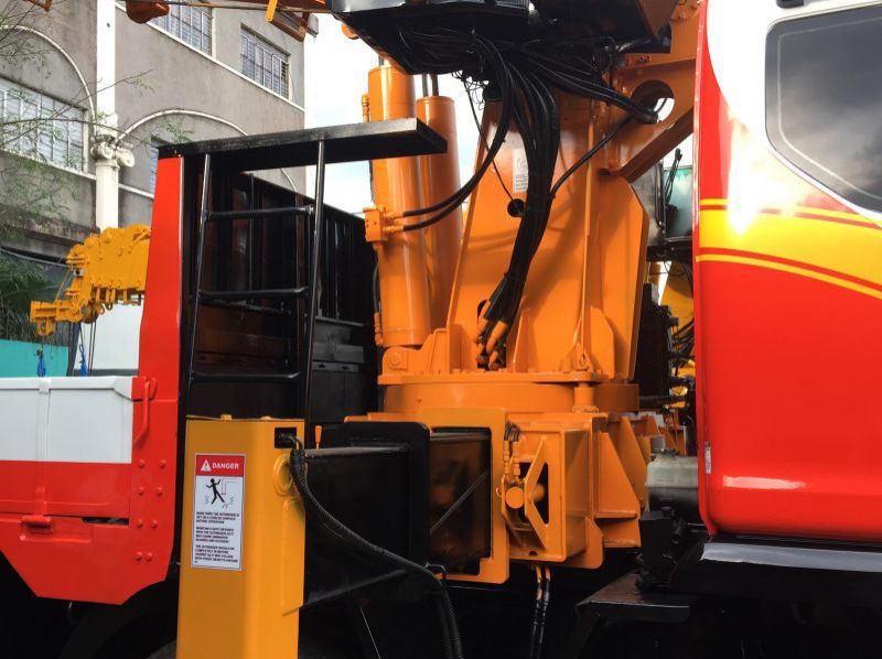 2018 Daewoo Boom Truck / Cargo Crane Truck / Truck Mounted Crane pictures