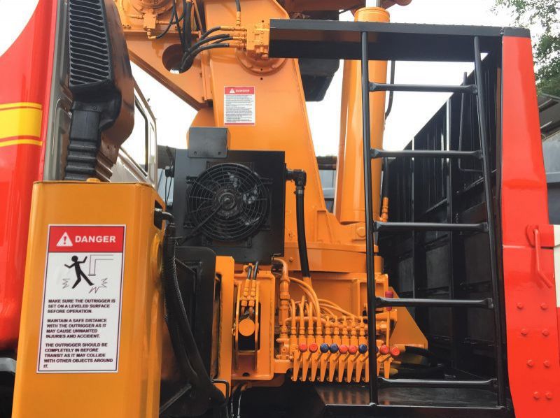 2018 Daewoo Boom Truck / Cargo Crane Truck / Truck Mounted Crane pictures