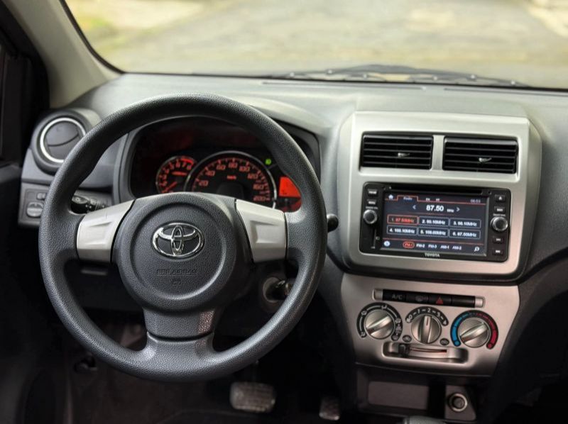 2016 Toyota Wigo 1.0 G CVT pictures