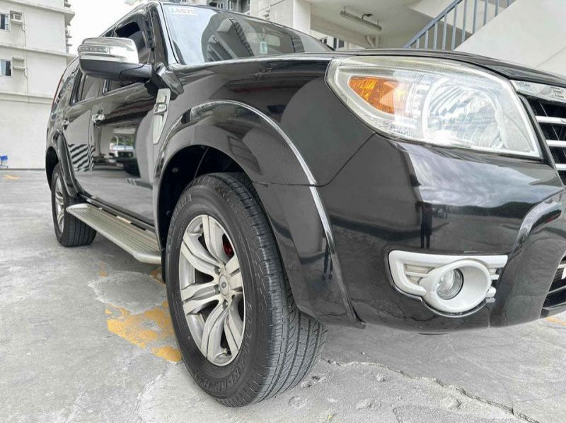 2012 Ford EVEREST 4x2 pictures