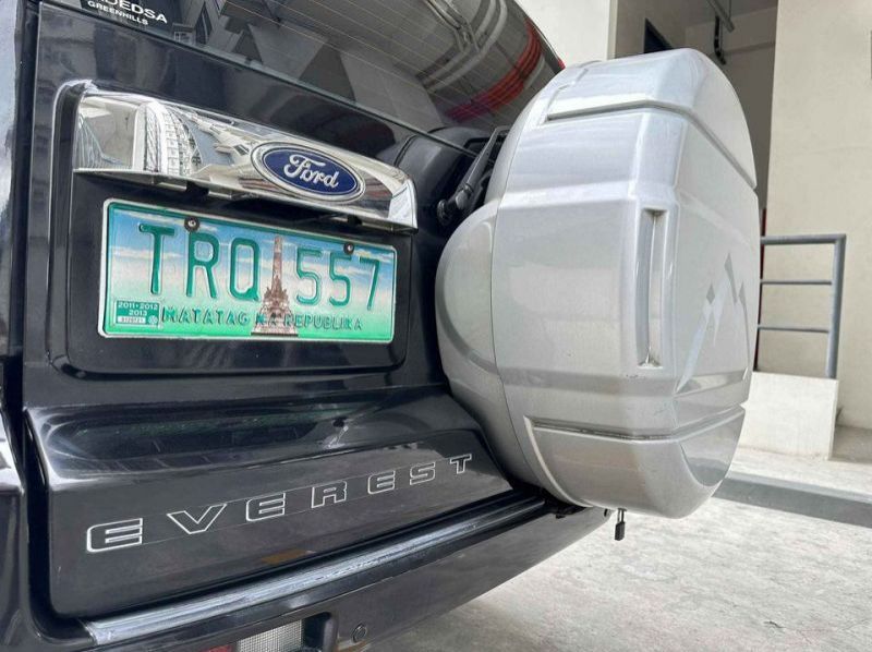 2012 Ford EVEREST 4x2 pictures