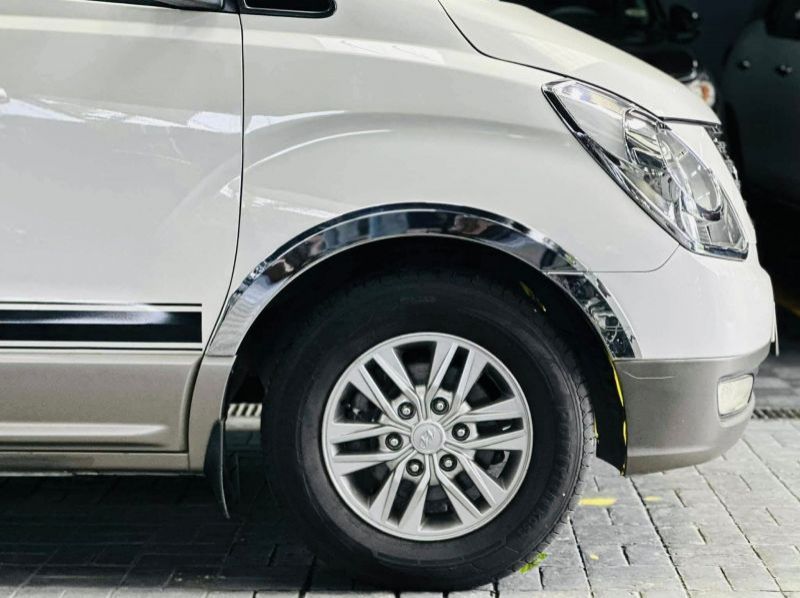 2016 Hyundai Starex pictures