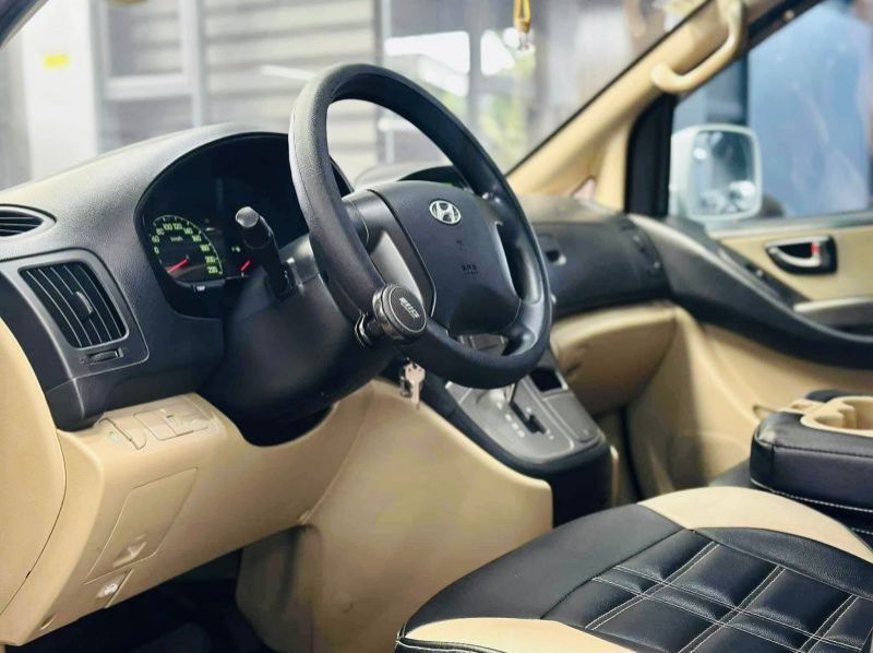 2016 Hyundai Starex pictures