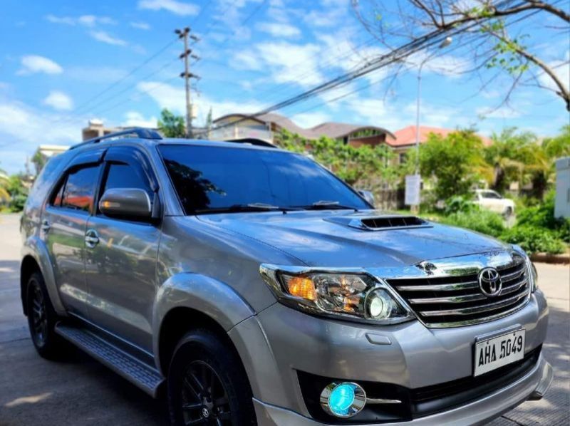 2015 Toyota Fortuner V pictures