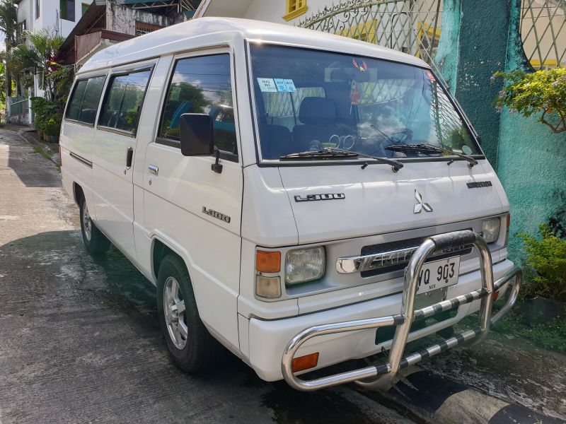 mitsubishi l300 versa van brand new price