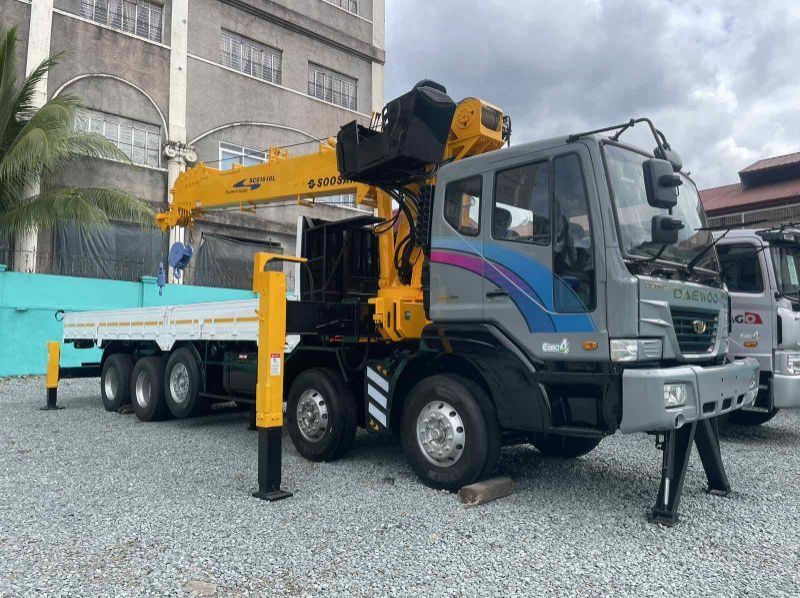 Used Daewoo BOOM TRUCK  for sale in Quezon City, Philippines