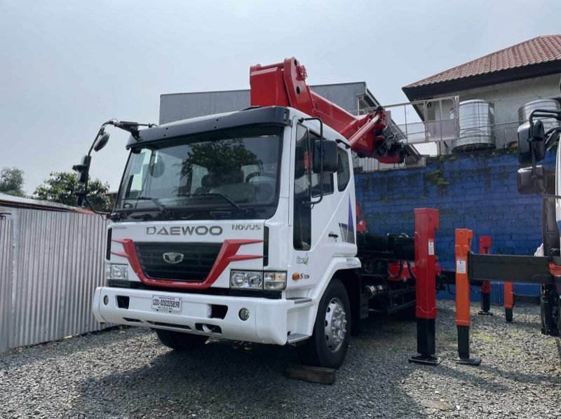 Used Daewoo MAN LIFT TRUCK  for sale in Quezon City, Philippines