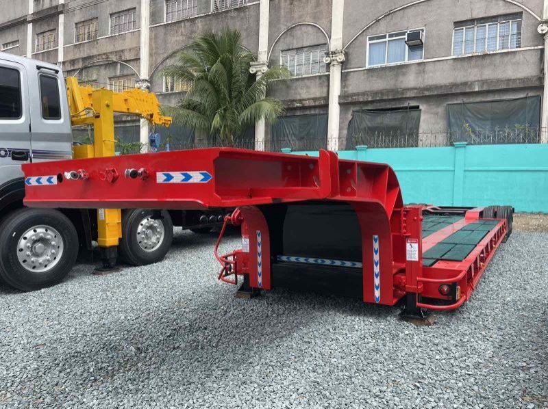 2023 HYUNDAI LOW BED TRAILER pictures