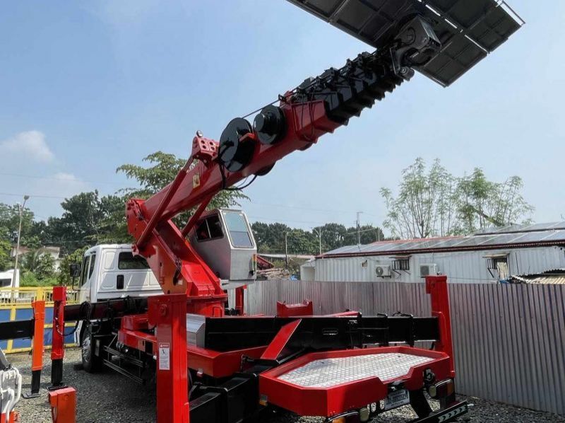 2023 Daewoo MAN LIFT TRUCK pictures