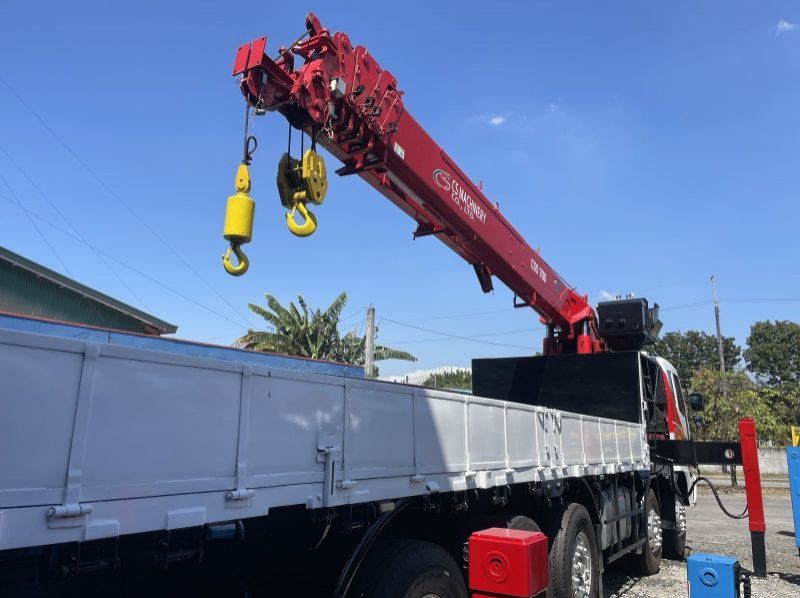 2022 Daewoo BOOM TRUCK pictures