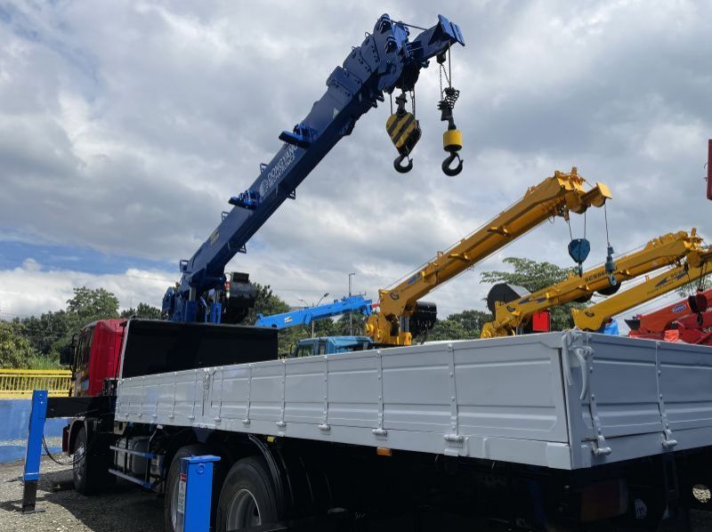 2023 Hyundai BOOM TRUCK pictures