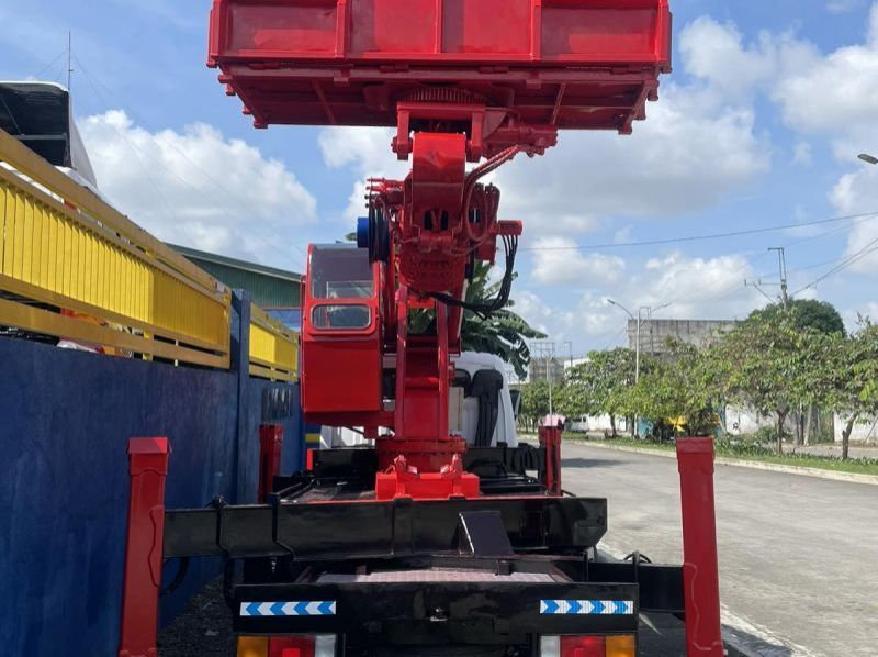 2022 Hyundai MAN LIFT TRUCK pictures