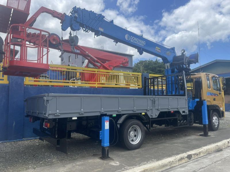 2023 Hyundai BOOM TRUCK pictures