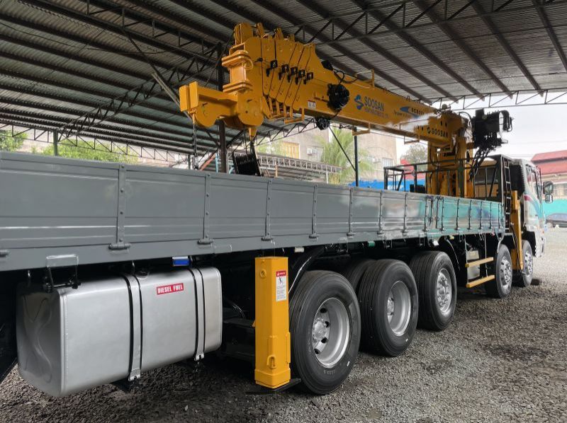 2023 Daewoo BOOM TRUCK pictures