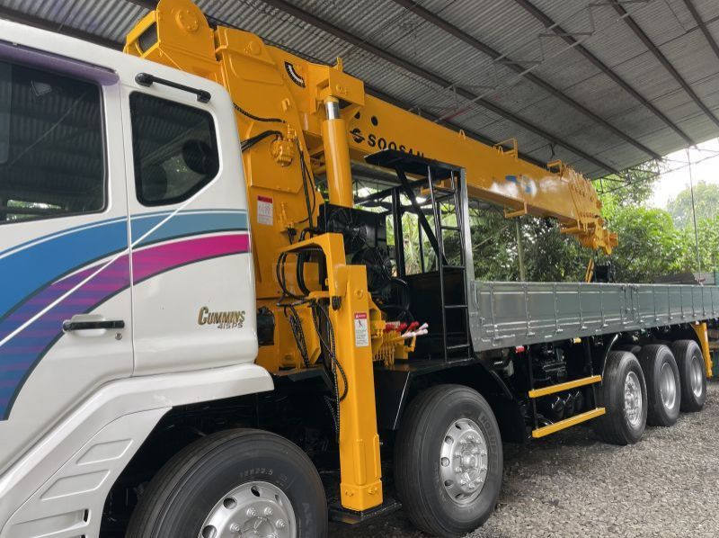 2023 Daewoo BOOM TRUCK pictures