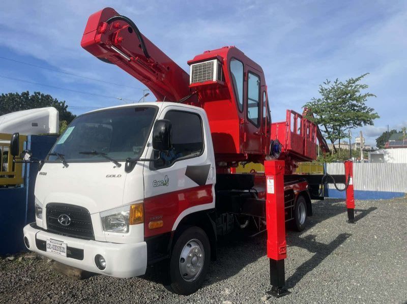 Used Hyundai 28 meters man lift truck  for sale in Quezon City, Philippines