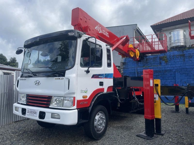 Used Hyundai MAN LIFT TRUCK  for sale in Quezon City, Philippines