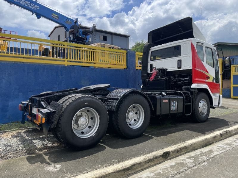 2023 Daewoo TRACTOR HEAD pictures