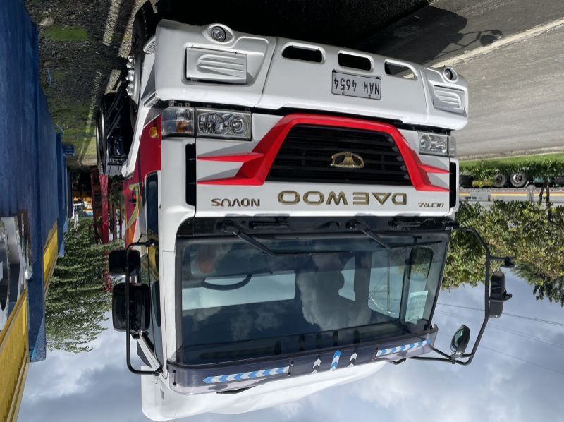 2023 Daewoo TRACTOR HEAD pictures