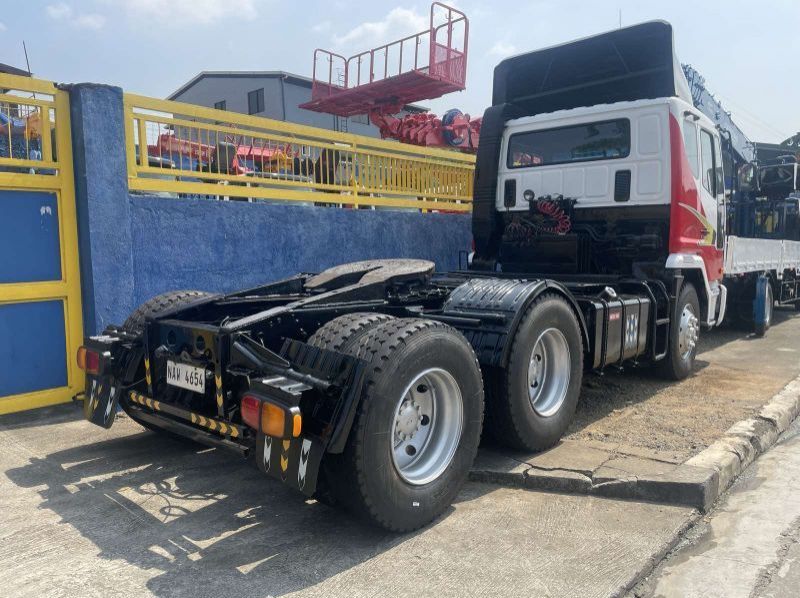 2023 Daewoo TRACTOR HEAD pictures