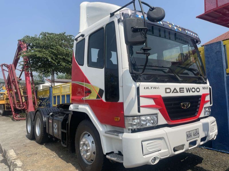 2022 Daewoo TRACTOR HEAD pictures