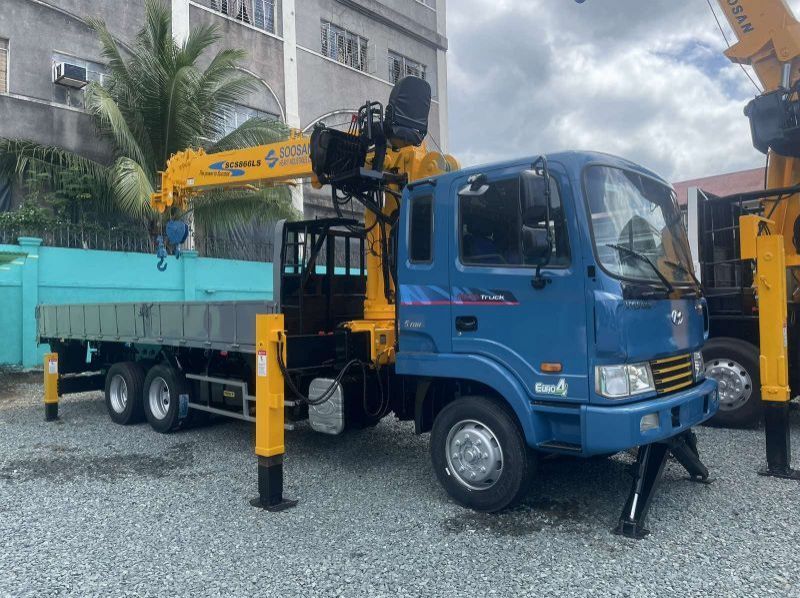 Used Hyundai BOOM TRUCK  for sale in Quezon City, Philippines