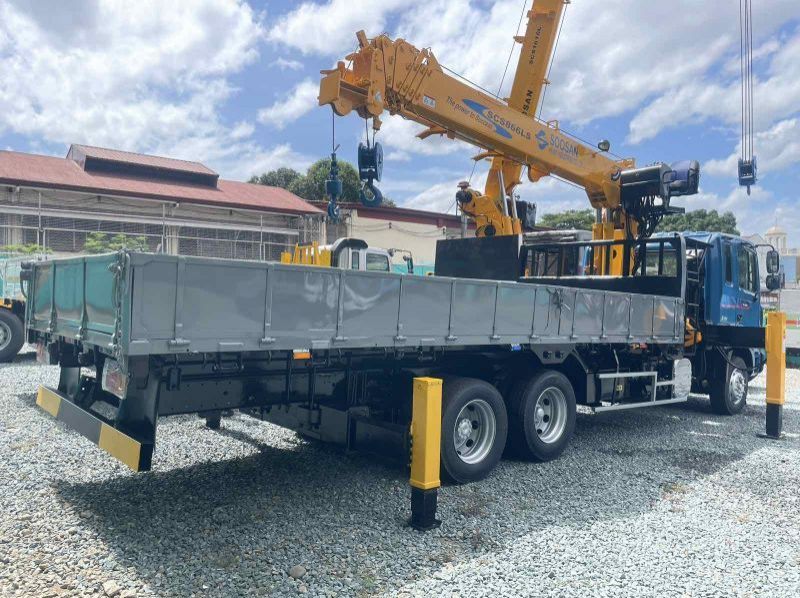 2022 Hyundai BOOM TRUCK pictures