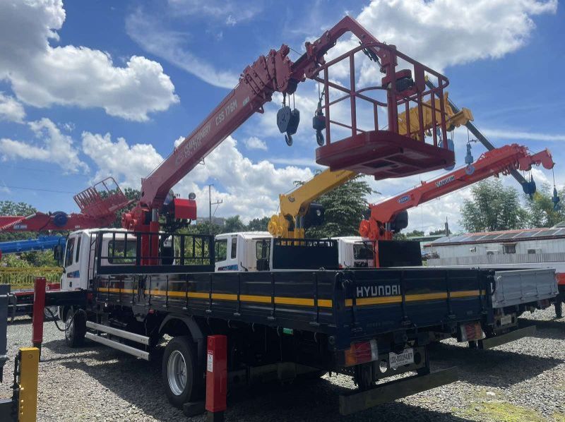 2022 Hyundai BOOM TRUCK pictures