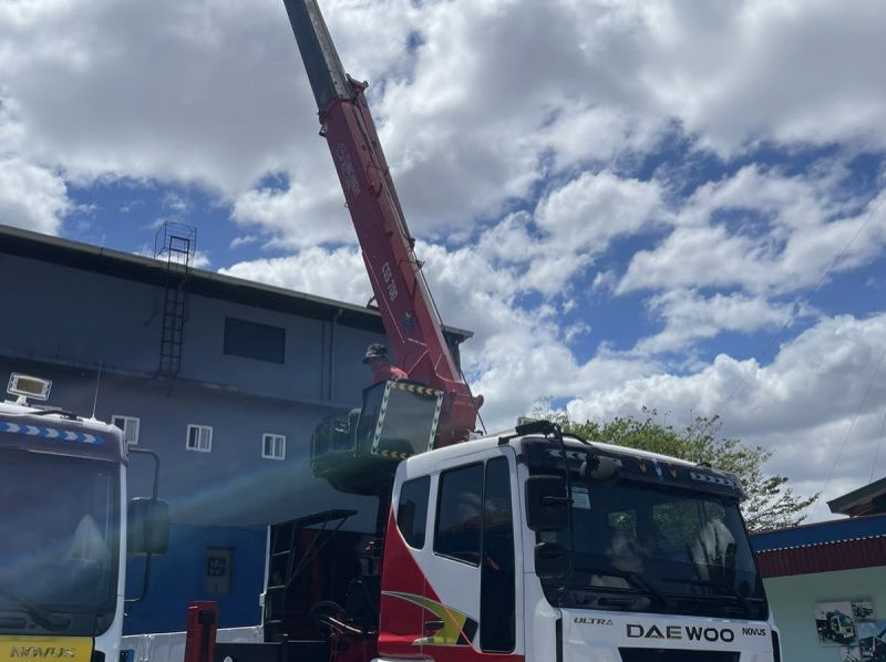 2022 Daewoo BOOM TRUCK pictures