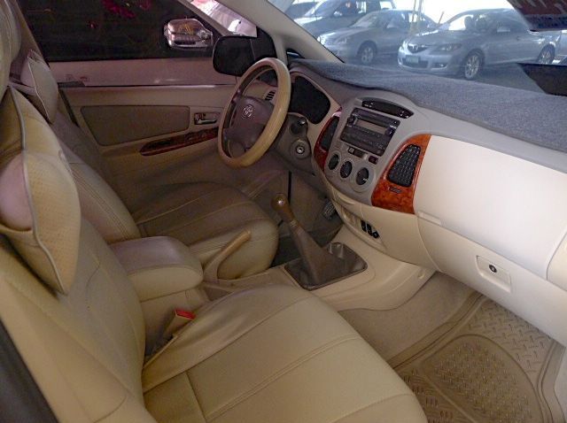 2008 Toyota Innova pictures