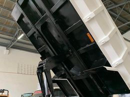 2023 Isuzu forward dump  manual surplus pictures