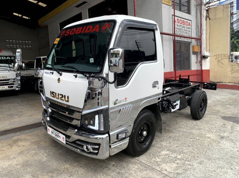 2023 Isuzu elf nkr cab and chassis pictures