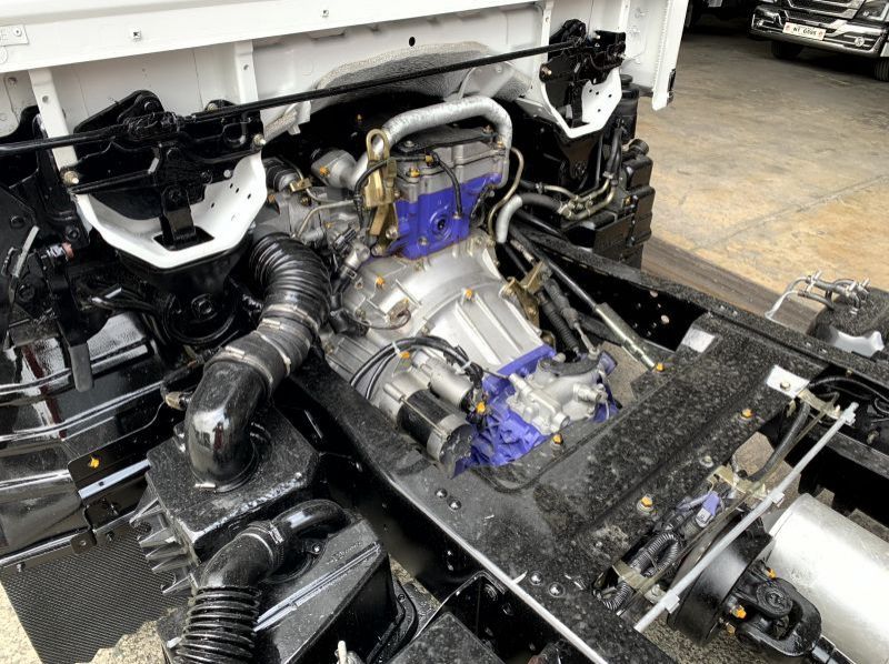 2023 Isuzu elf nkr cab and chassis pictures