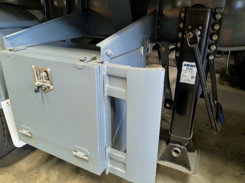 2023 Sobida 36 cubic meter tri-axle 12-wheel new for sale shacaman sinotruk howo dongfeng faw pictures